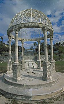 Bahamas Nassau Versalles Gardens y French Cloister. Versalles Gardens y French Cloister. Nassau - Nassau - Bahamas