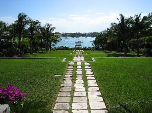 Bahamas Nassau Versalles Gardens y French Cloister. Versalles Gardens y French Cloister. Central America - Nassau - Bahamas