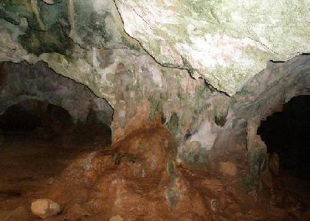 Guadirikiri and Fontein Caves