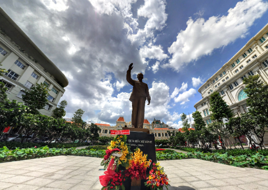 Vietnam Delta del Mekong Statue of President Ho Chi Minh Statue of President Ho Chi Minh Vietnam - Delta del Mekong - Vietnam