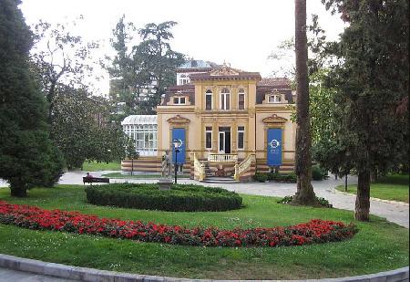Villa Magdalena Library
