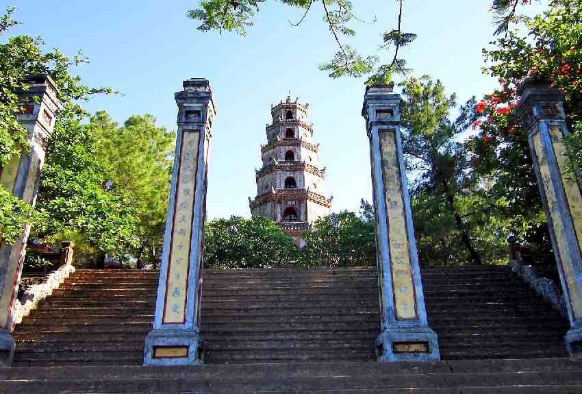 Vietnam Hue Thien Mu Pagoda Thien Mu Pagoda Vietnam - Hue - Vietnam