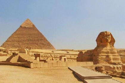 Crucero por el Nilo y pirámides de ida y vuelta