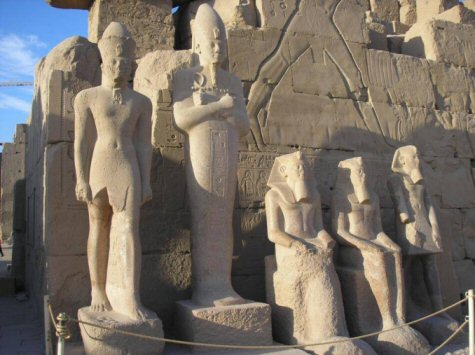 Tour de 2 días desde El Cairo a Luxor en avión.