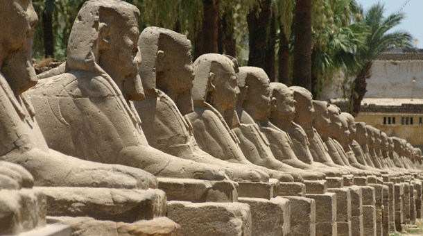 Tour de 2 días desde El Cairo a Luxor en avión.