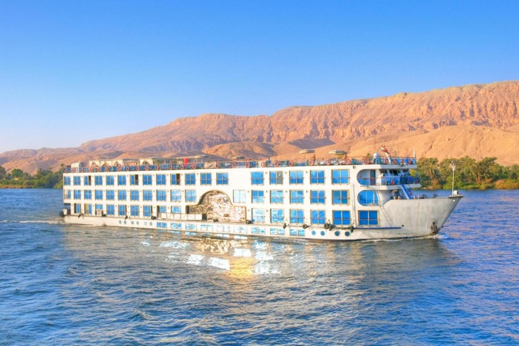 Crucero por el Nilo durante una noche desde Luxor a Asuán