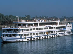 Crucero por el Nilo durante una noche desde Luxor a Asuán