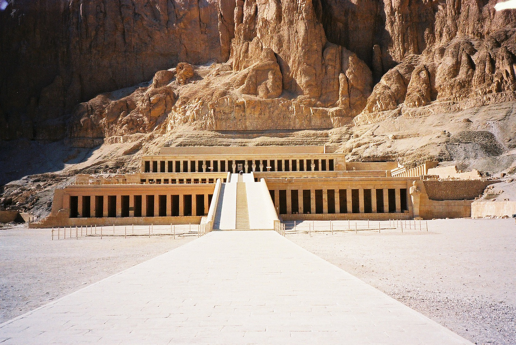 Crucero por el Nilo durante una noche desde Luxor a Asuán