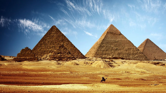 Day Tours to Pyramids and Egyptian Museum