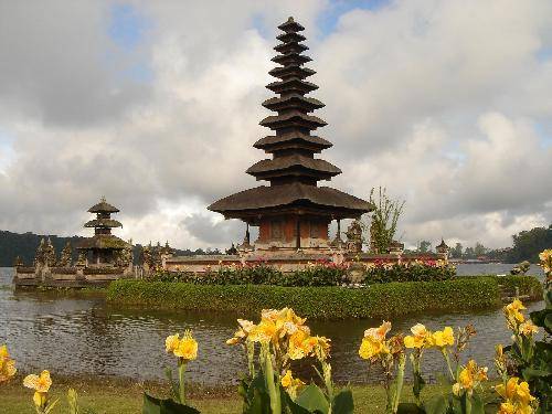 Indonesia Bedugul Ulun Danu Bratan Temple Ulun Danu Bratan Temple Indonesia - Bedugul - Indonesia