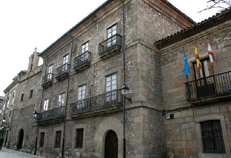 Los Alvarez Nava House