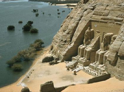 Private Tour to Abu Simbel Temples by Coach